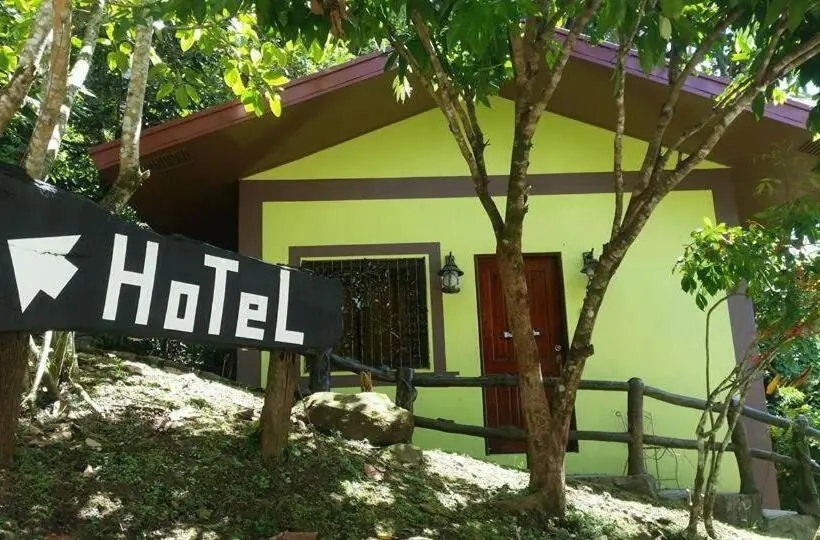 Perhehuone, Kamayan Sa Palaisdaan Hotel And Resort