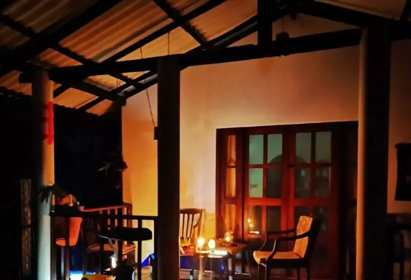 デラックスバンガロー, Helios Beach Resort