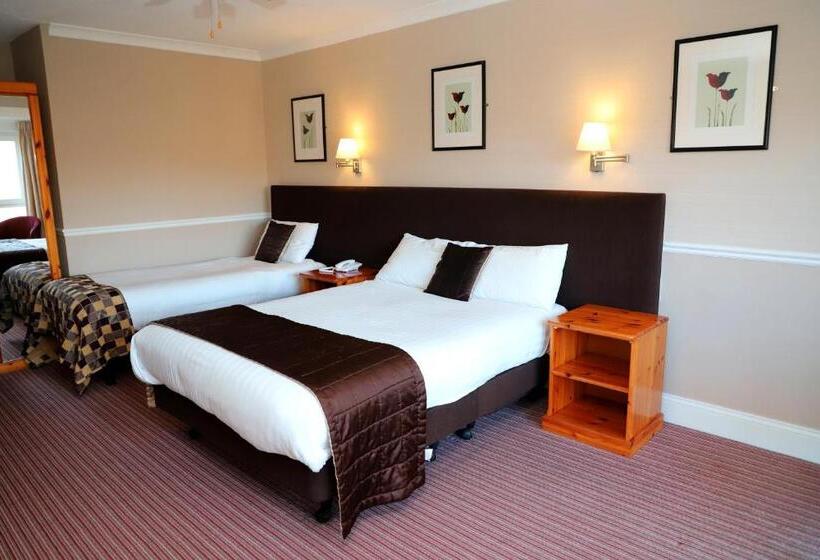 غرفة عائلية, Inn On The Lake