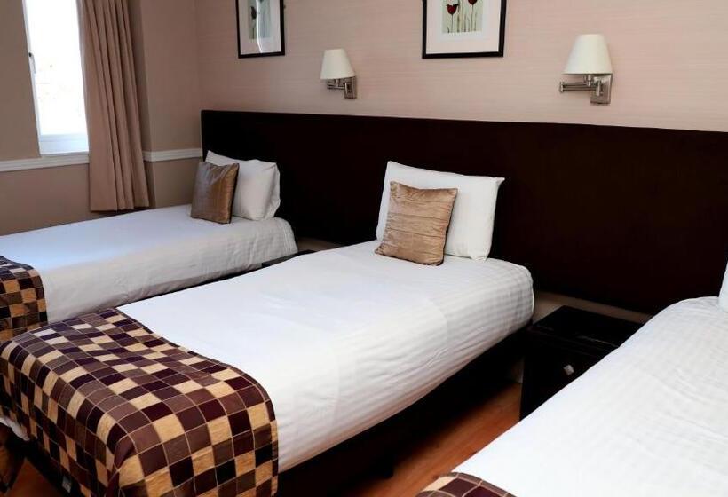 غرفة عائلية, Inn On The Lake