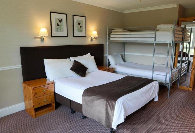 غرفة عائلية, Inn On The Lake