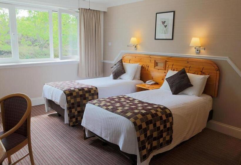 غرفة قياسية ثلاثية, Inn On The Lake