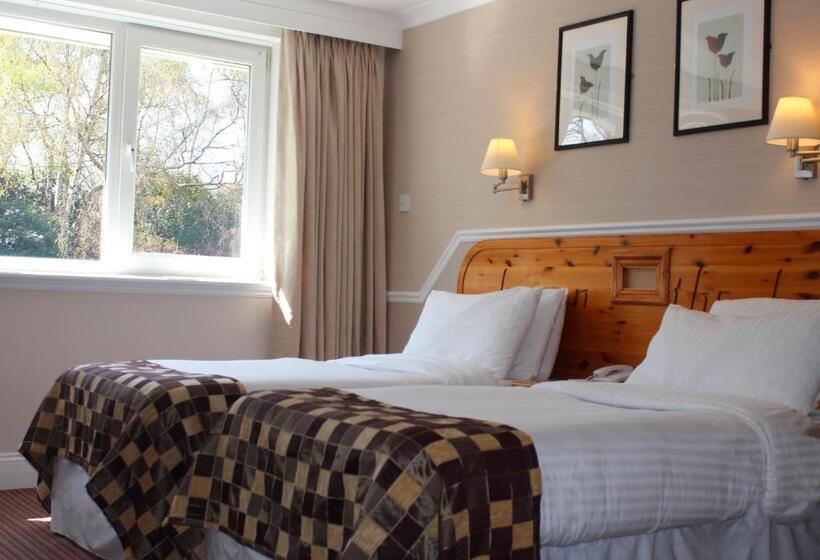 غرفة قياسية رباعية, Inn On The Lake