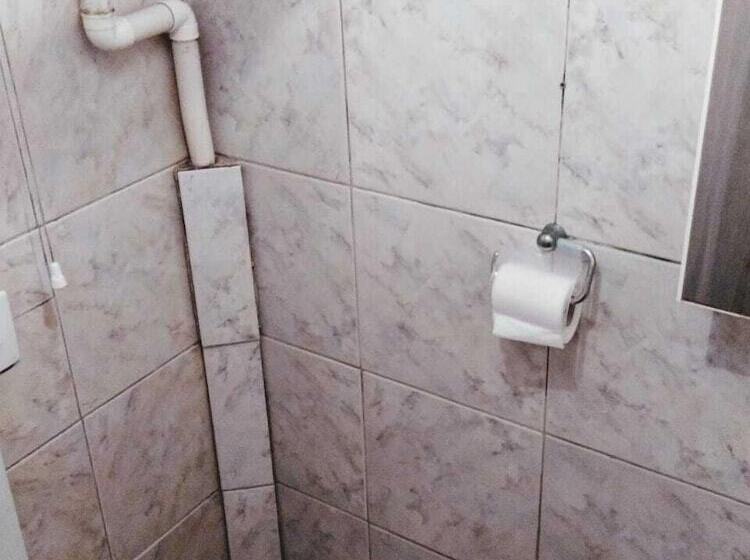 غرفة إقتصادية فردية, Piazza Batel