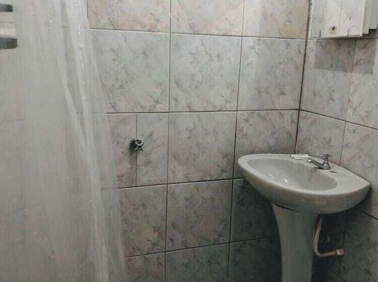 غرفة إقتصادية فردية, Piazza Batel