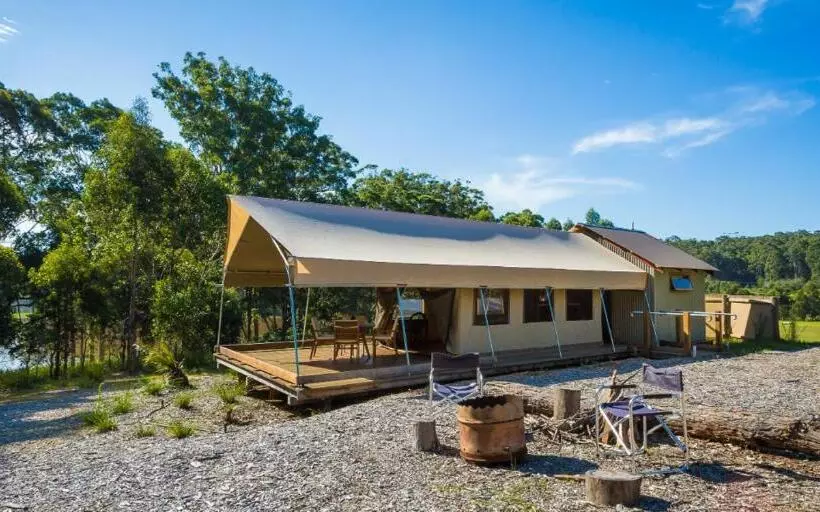 家族用バンガロー, Tanja Lagoon Camp