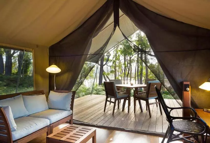 スーペリアーバンガロー, Tanja Lagoon Camp