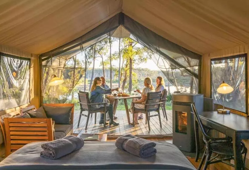 スタンダードバンガロー, Tanja Lagoon Camp