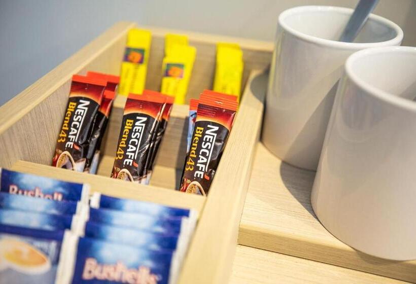 חדר סטודיו סטנדרד, Nightcap At Morwell