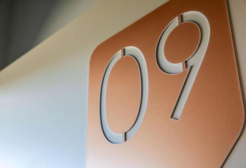 חדר סטודיו סטנדרד, Nightcap At Morwell