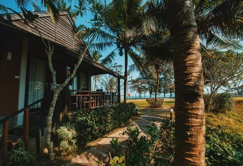 スタンダードバンガロー, Nana Beach Hotel & Resort