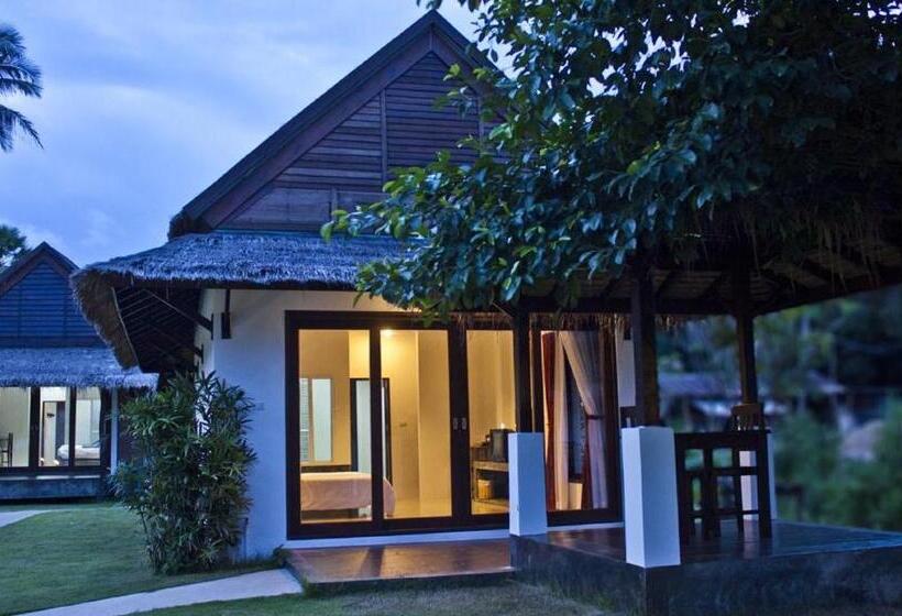 Бунгало Стандарт, Nana Beach Hotel & Resort