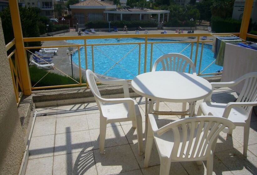 침실 2개 아파트, Santa Barbara Complex