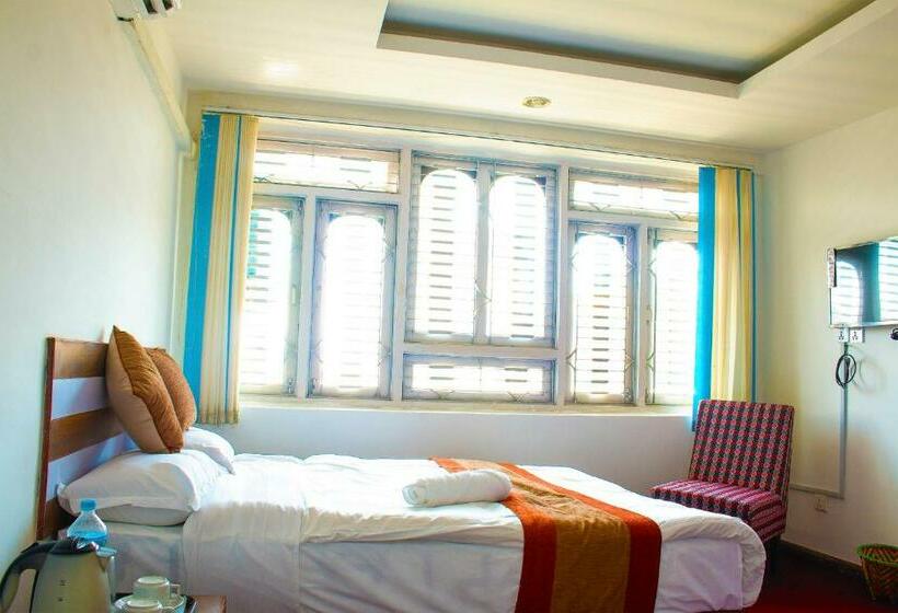 اتاق سوپریور با تخت بزرگ, Gorkha Chhen Bed & Breakfast
