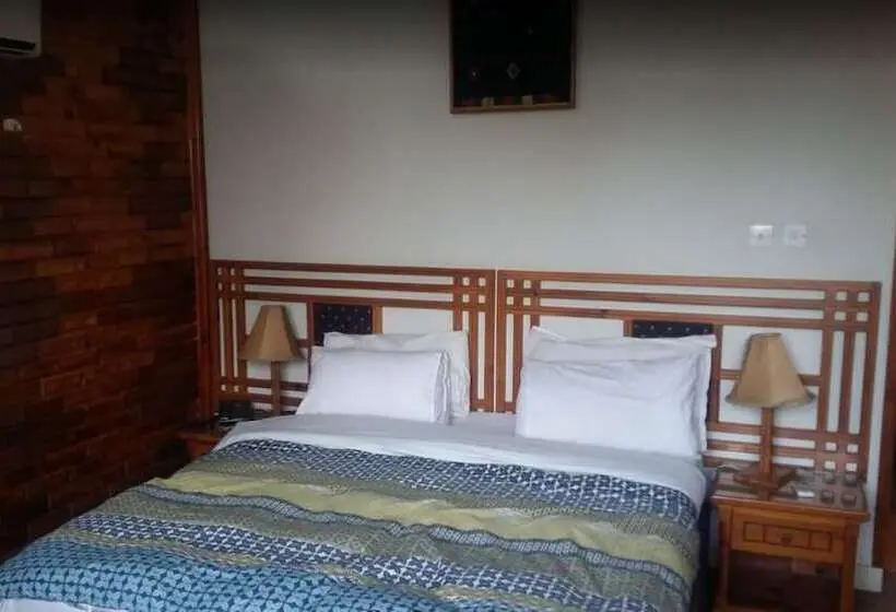 اتاق لوکس, Rock City Resort