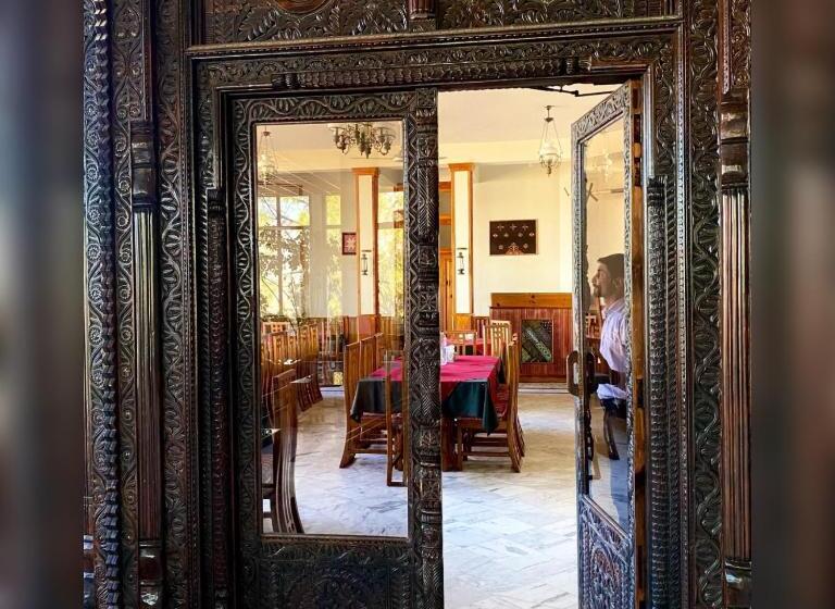 سوییت خانوادگی, Rock City Resort