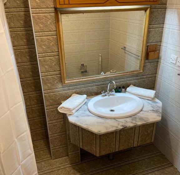 اتاق لوکس, Rock City Resort