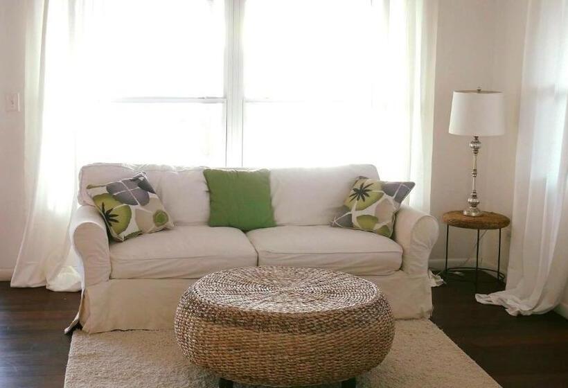 Люкс Вид на Море, The Sands