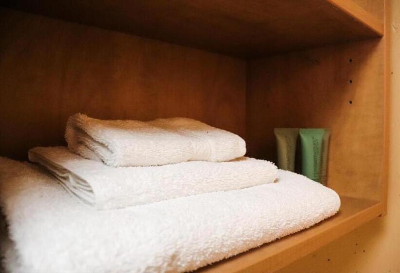 适合残疾人士使用的单人标准间, Backpacker College At St Lawrence University