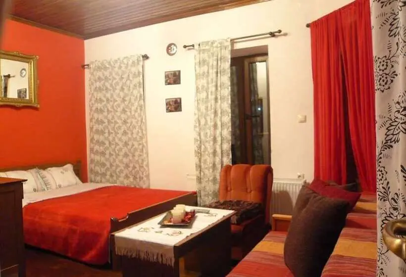 Chambre Triple Standard, Philippos