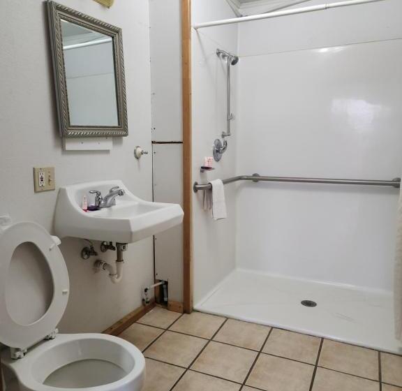 חדר בסיסי, Country Club Inn