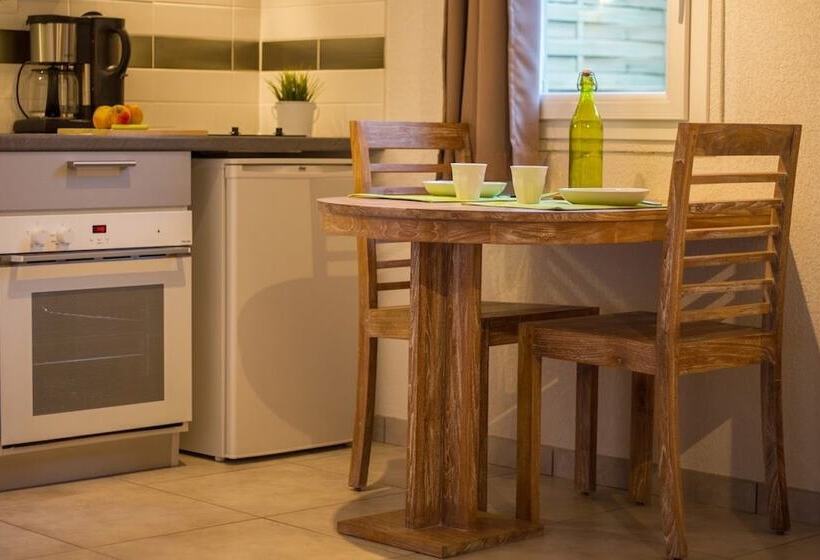 スタンダードスタジオ, Odésia Vacances Domaine Du Thronnet