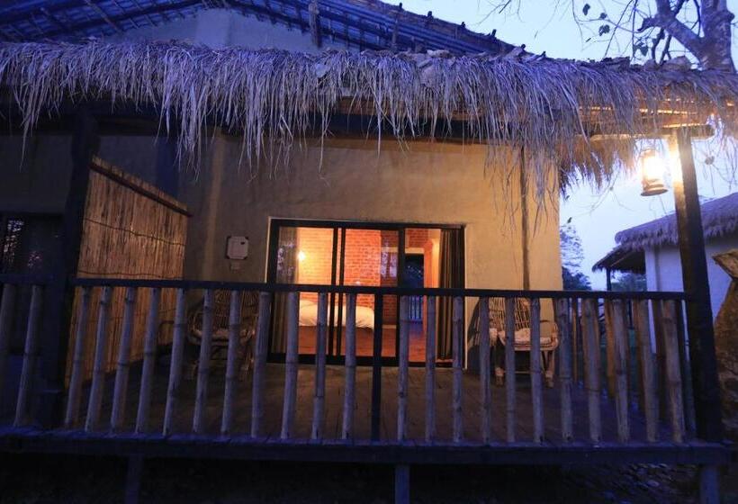 اتاق لوکس با بالکن, Sarang Wildlife Sanctuary