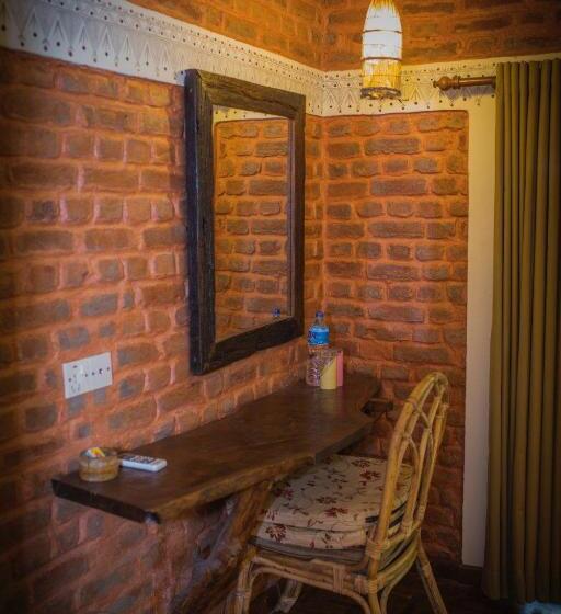 اتاق خانوادگی, Sarang Wildlife Sanctuary