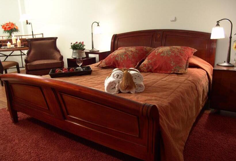 수피리어 룸, Aloni