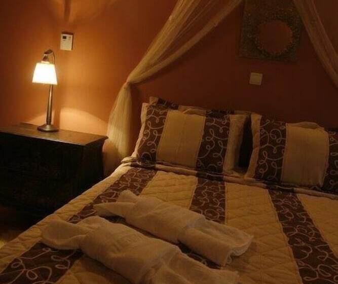 주니어 스위트, Aloni