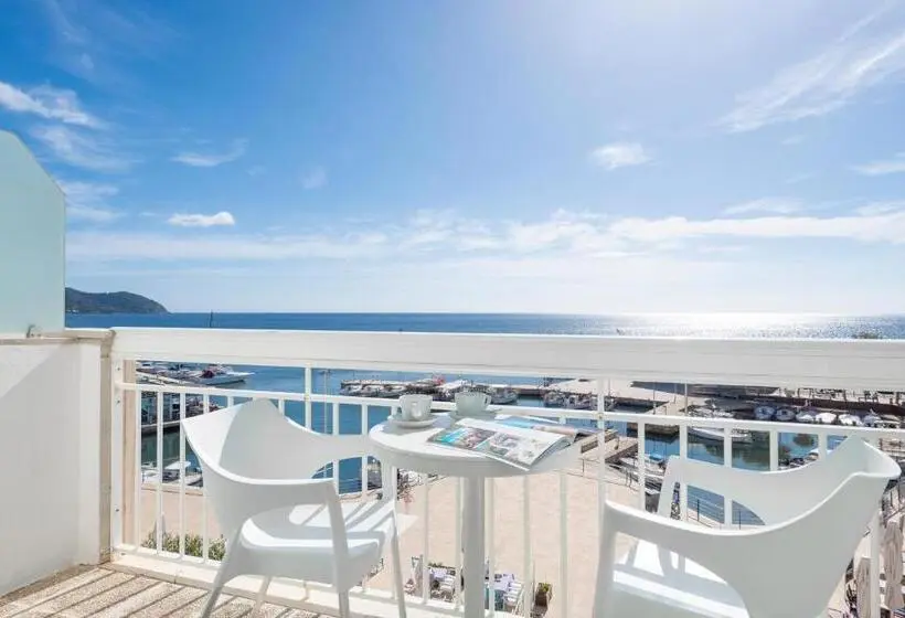 Quarto Estandar Vista Mar, Cala Bona