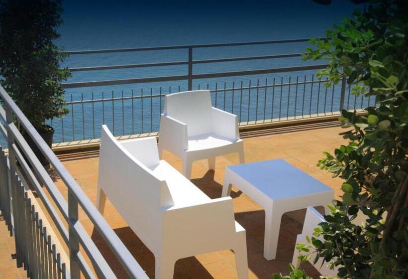 Triple Room Sea View, Blue Bay