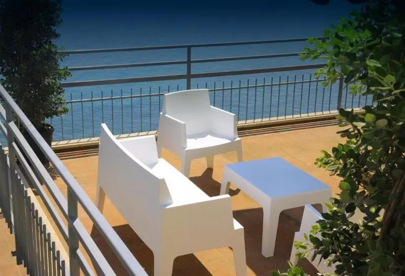 オーシャンビュースイート, Blue Bay