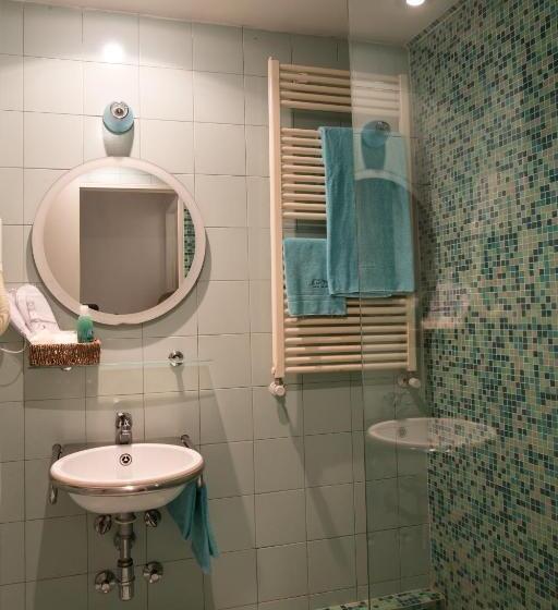 インサイドのスタンダードスタジオ, Casale Del Mare