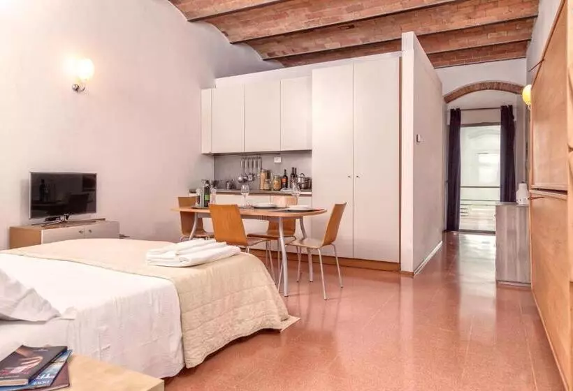 インサイドのスタンダードスタジオ, Casale Del Mare
