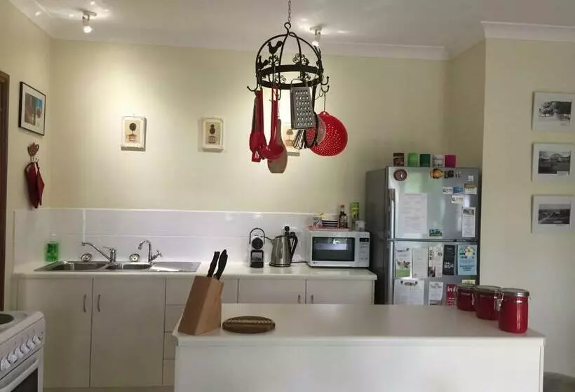 １ベッドルームハウス, Clarevale Cottage B&b