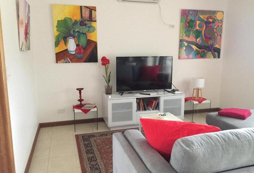 1间卧室的房子, Clarevale Cottage B&b