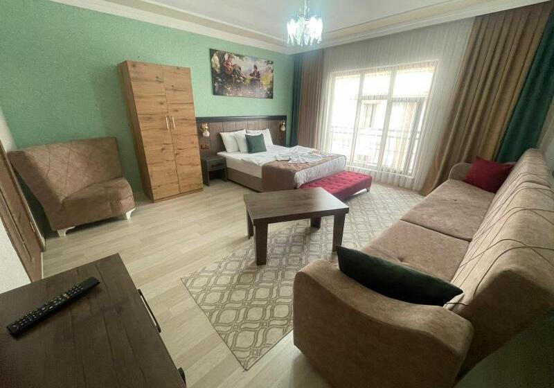 اتاق استاندارد با بالکن, Geomunoreum Hostel