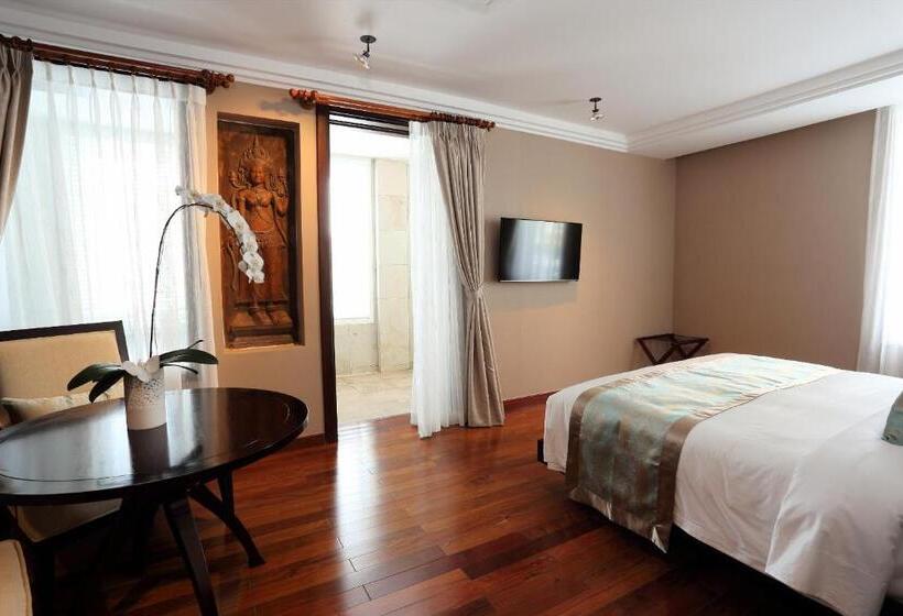 מיטת קינג בסוויטה, Arunreas