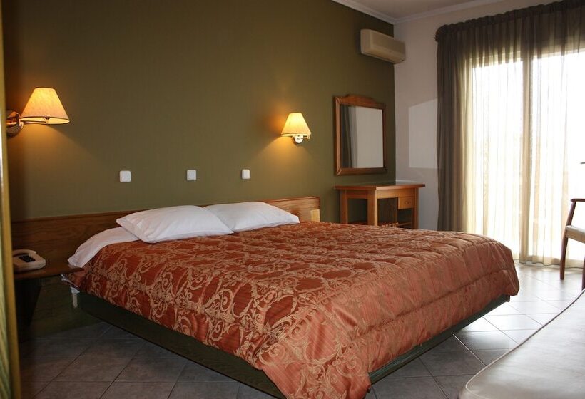 스탠다드 룸, Cariatis