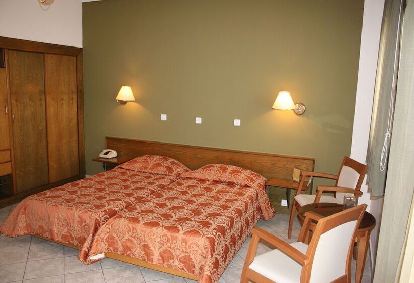 스탠다드 룸, Cariatis