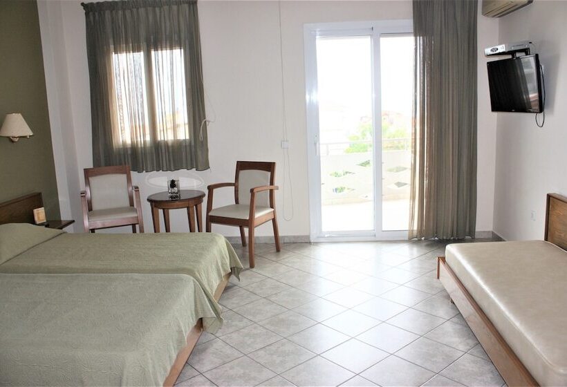 스탠다드 트리플 룸, Cariatis