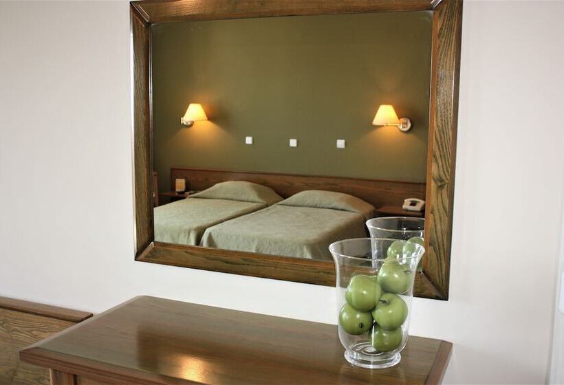 스탠다드 트리플 룸, Cariatis