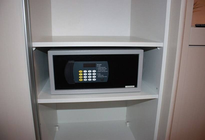 수피리어 룸, Cariatis