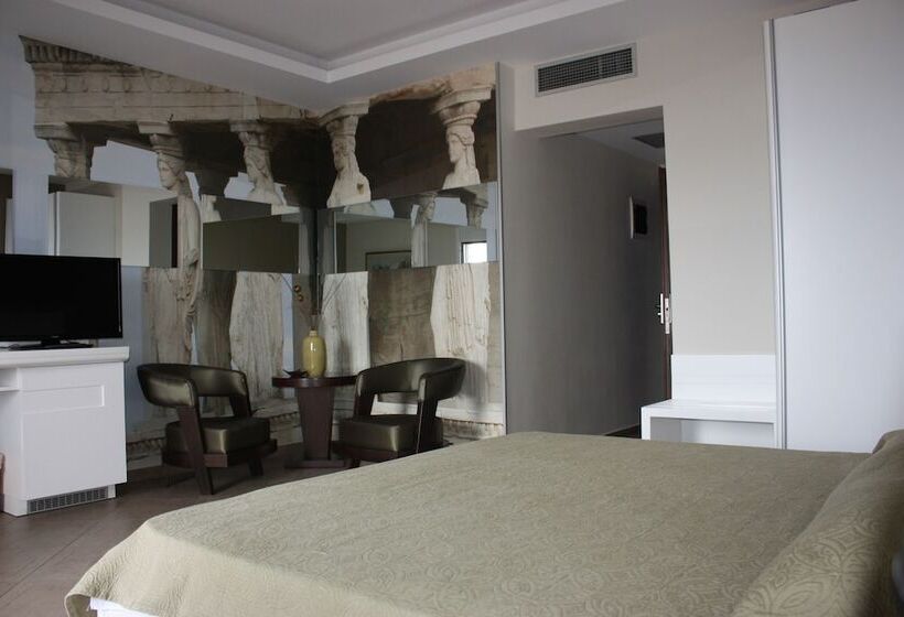 디럭스 룸, Cariatis