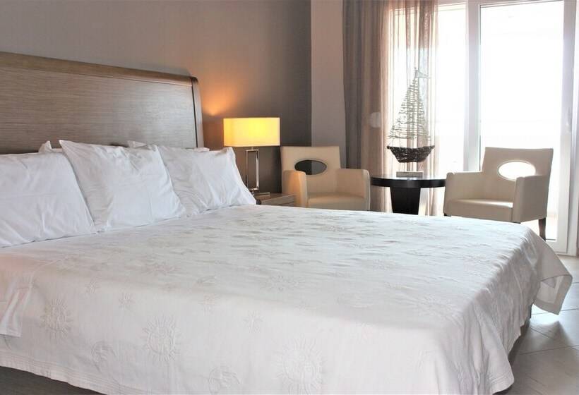 스탠다드 자쿠지 룸, Cariatis