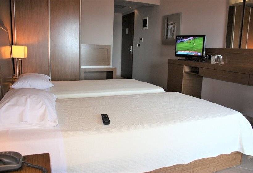 수피리어 룸, Cariatis