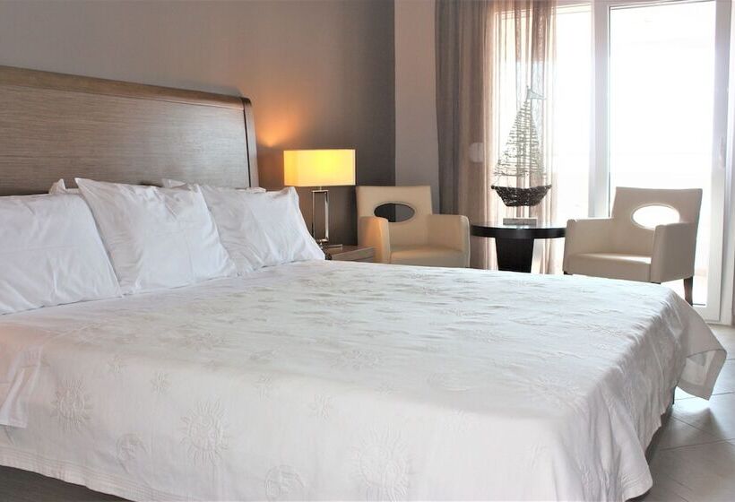 스탠다드 자쿠지 룸, Cariatis