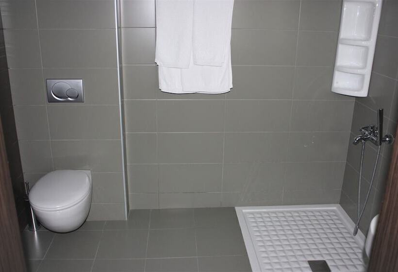 수피리어 룸, Cariatis