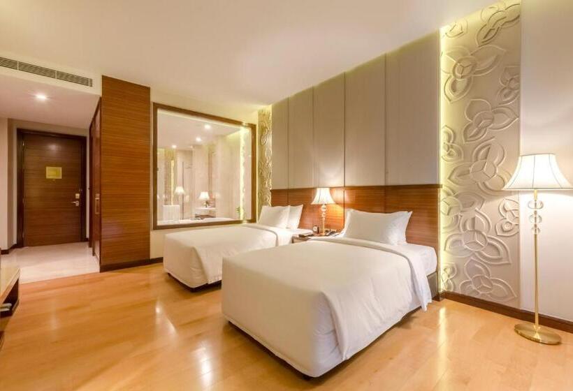 デラックスルーム, Garden City